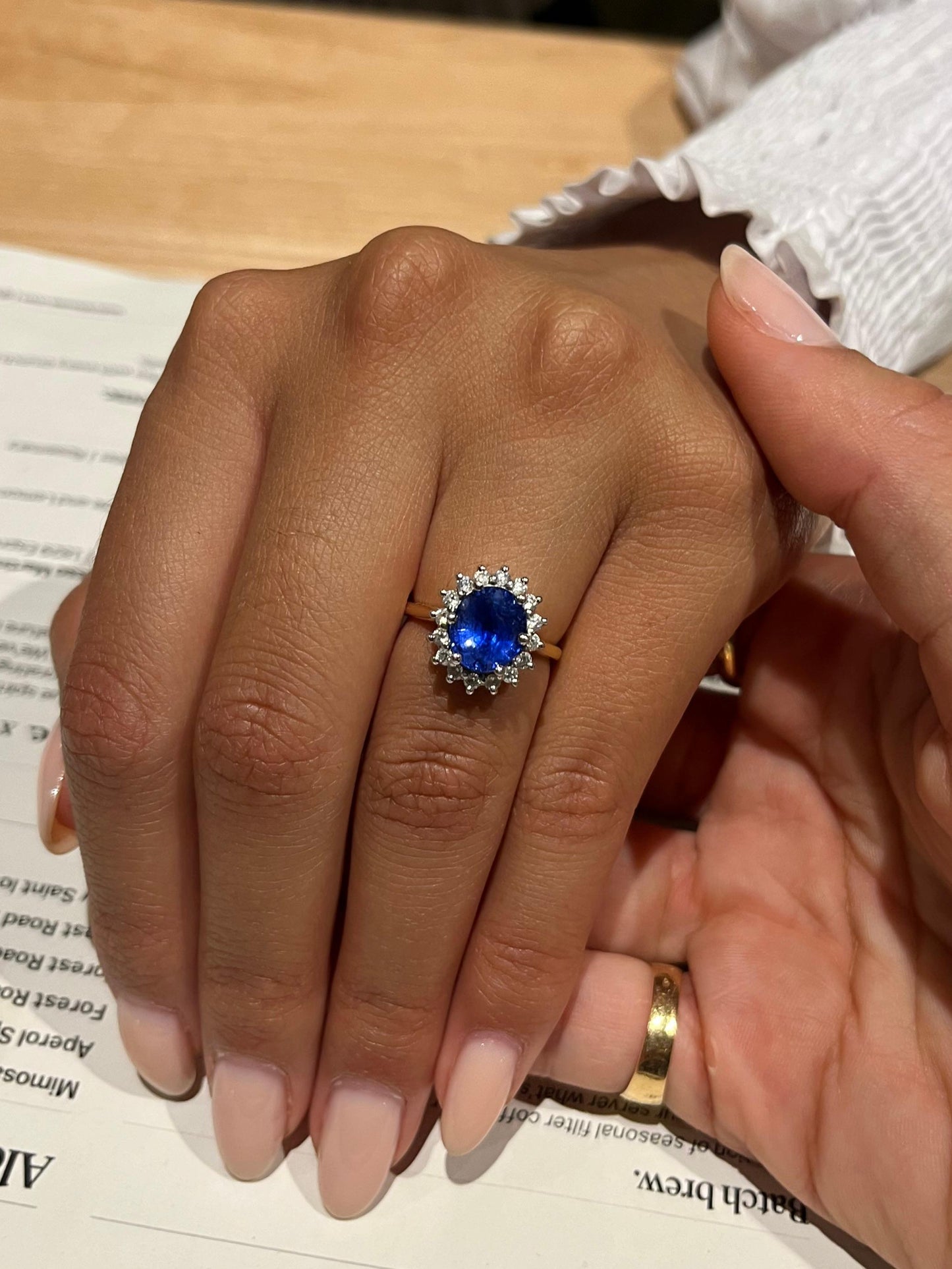 Two-tone Sapphire Marguerite